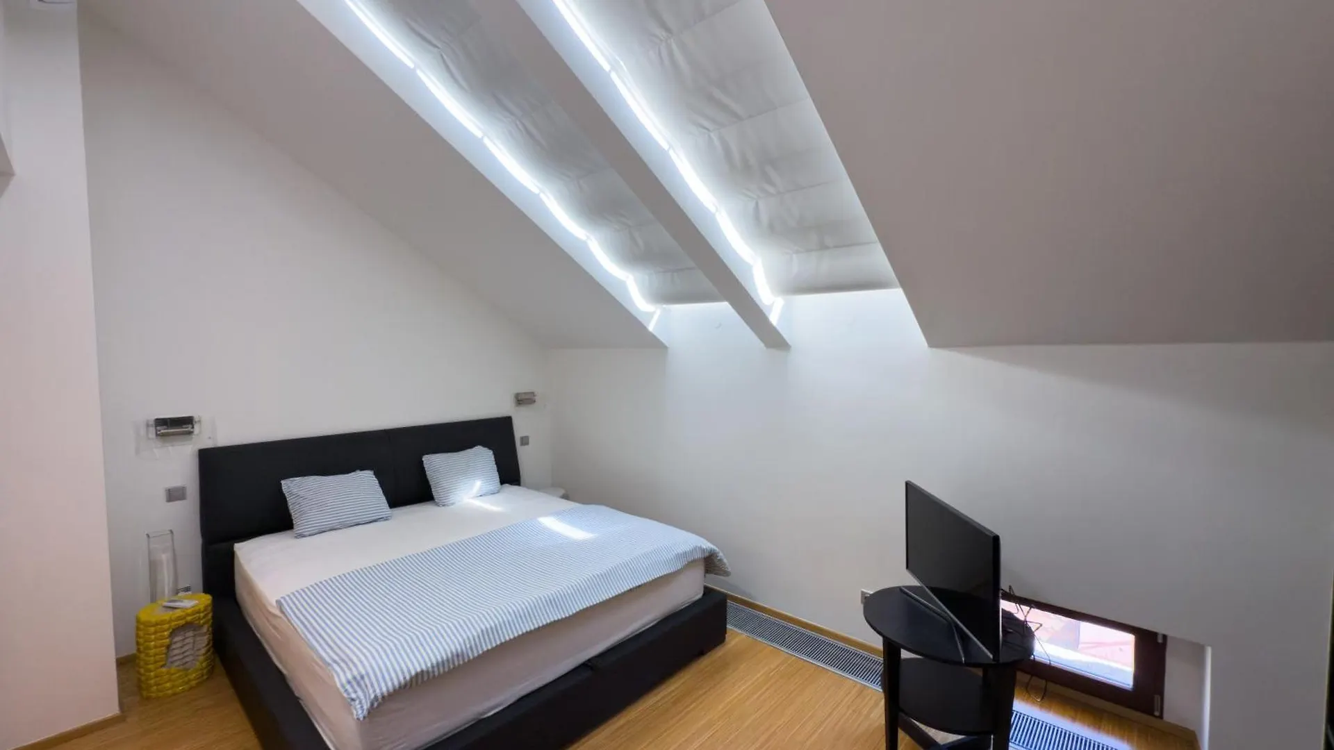Loft-Style& Modern Apartment In The Center Of Πράγα 0*,  Τσεχία