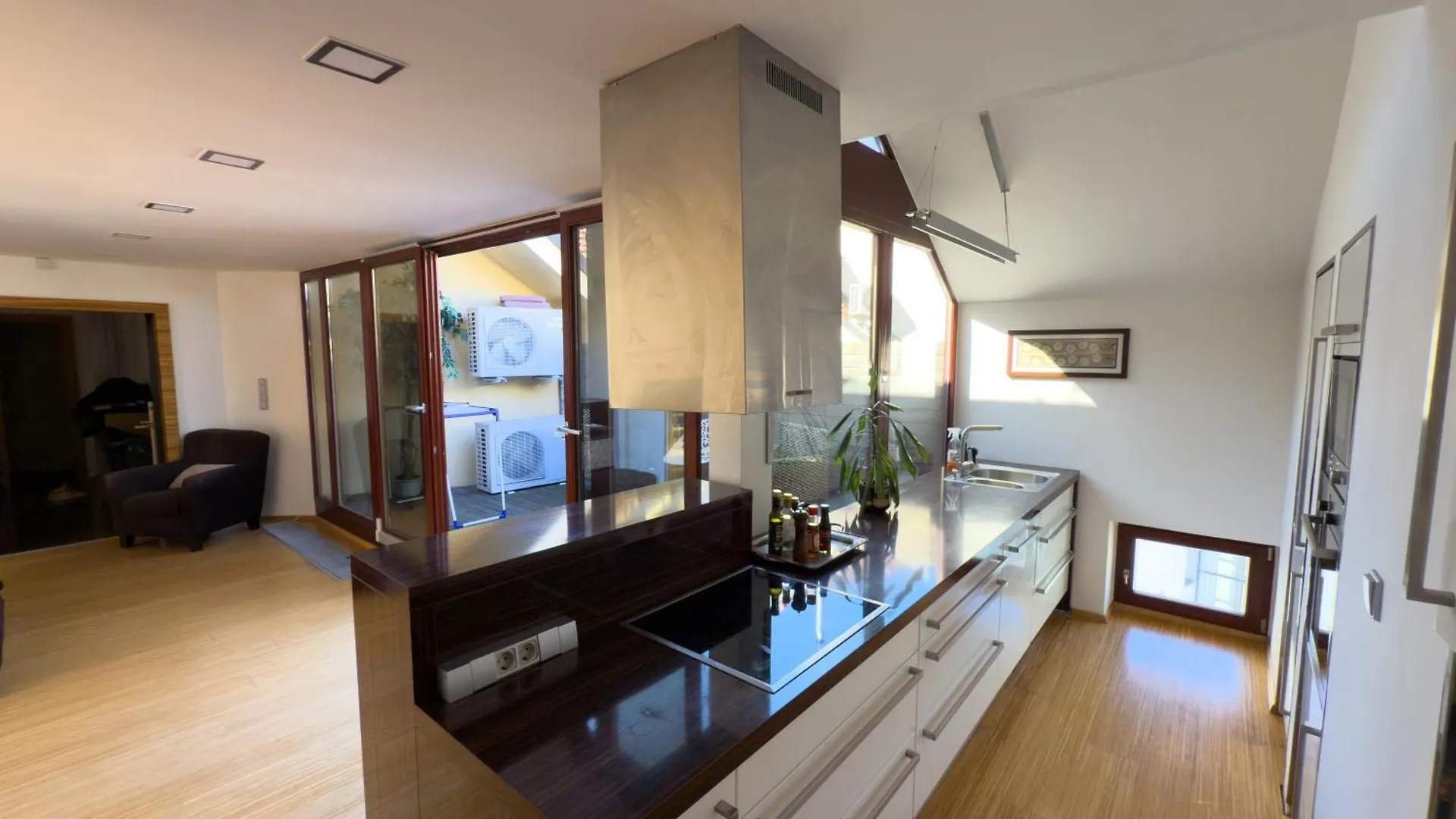 Loft-Style& Modern Apartment In The Center Of Πράγα