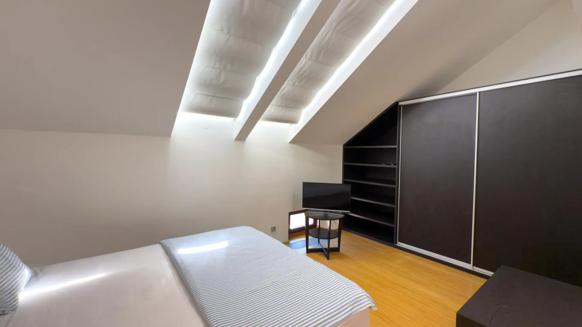 Loft-Style& Modern Apartment In The Center Of Πράγα