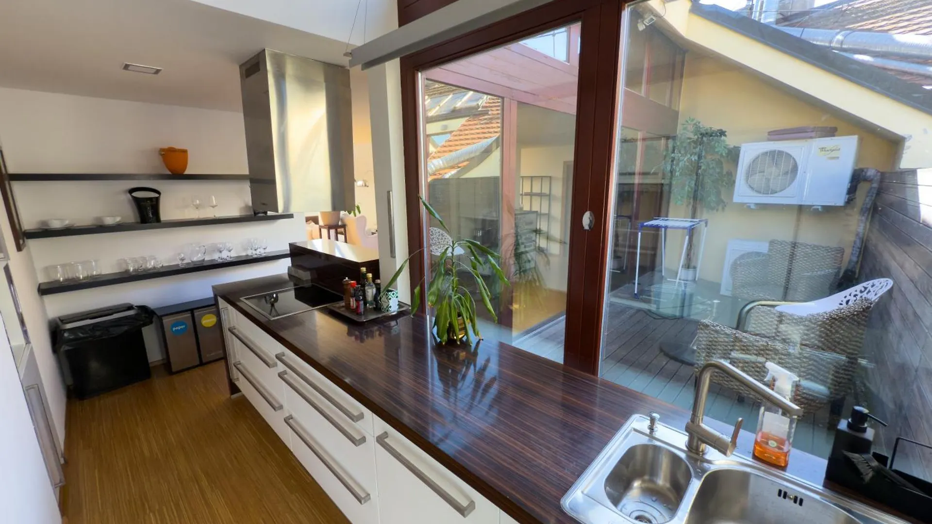 Loft-Style& Modern Apartment In The Center Of Πράγα